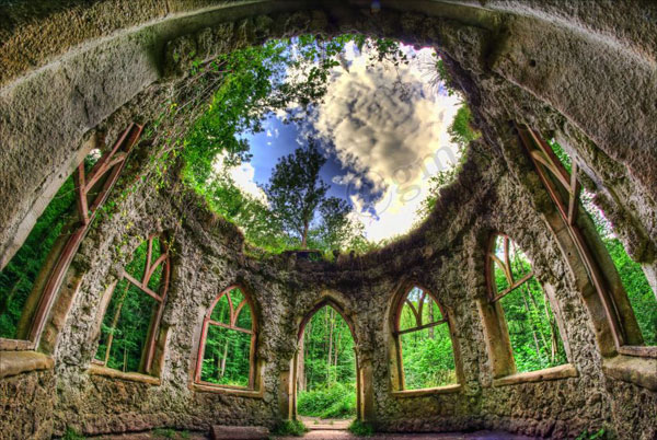 Fishers Hall distorted reality © Guy Carpenter 2010 Fishers Hall