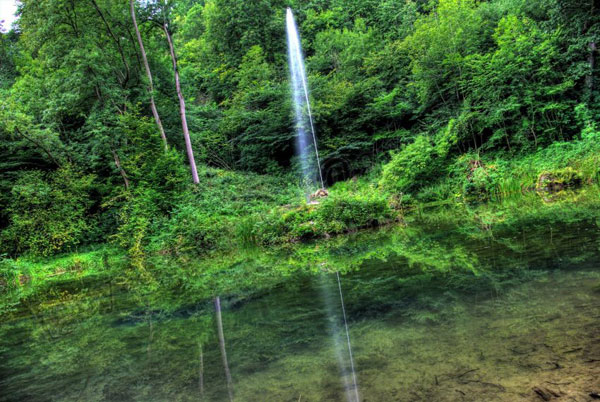 Fountain Pond at Hackfall © Guy Carpenter 2010 Fountain Pond
